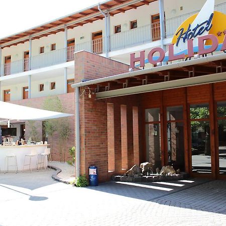 Hotel Holiday Siofok Ngoại thất bức ảnh