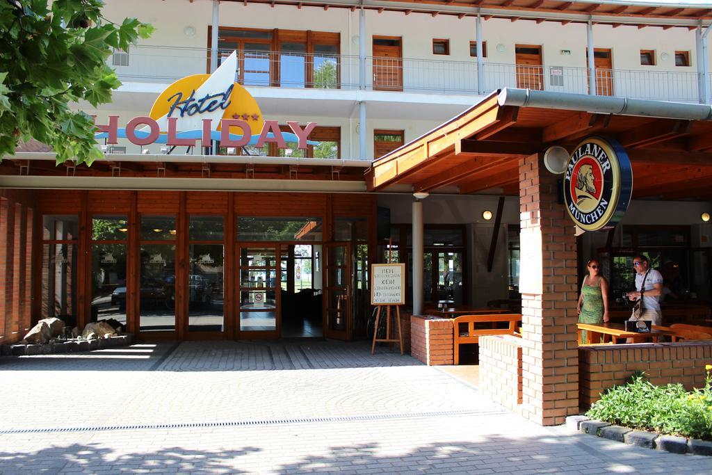Hotel Holiday Siofok Ngoại thất bức ảnh